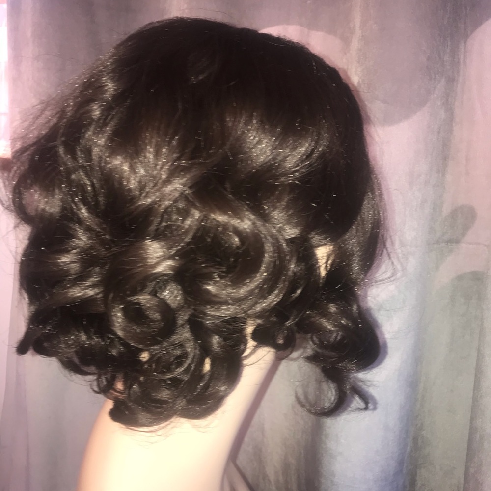Wig - Picture 4 of 5